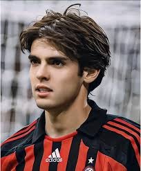 犹他爵士逆转击败篮网，豪取两连胜，马尔卡宁和乔治表现突出，篮网失误和外线投射不佳。