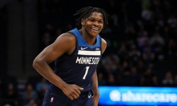 中场的高大 中场的高大